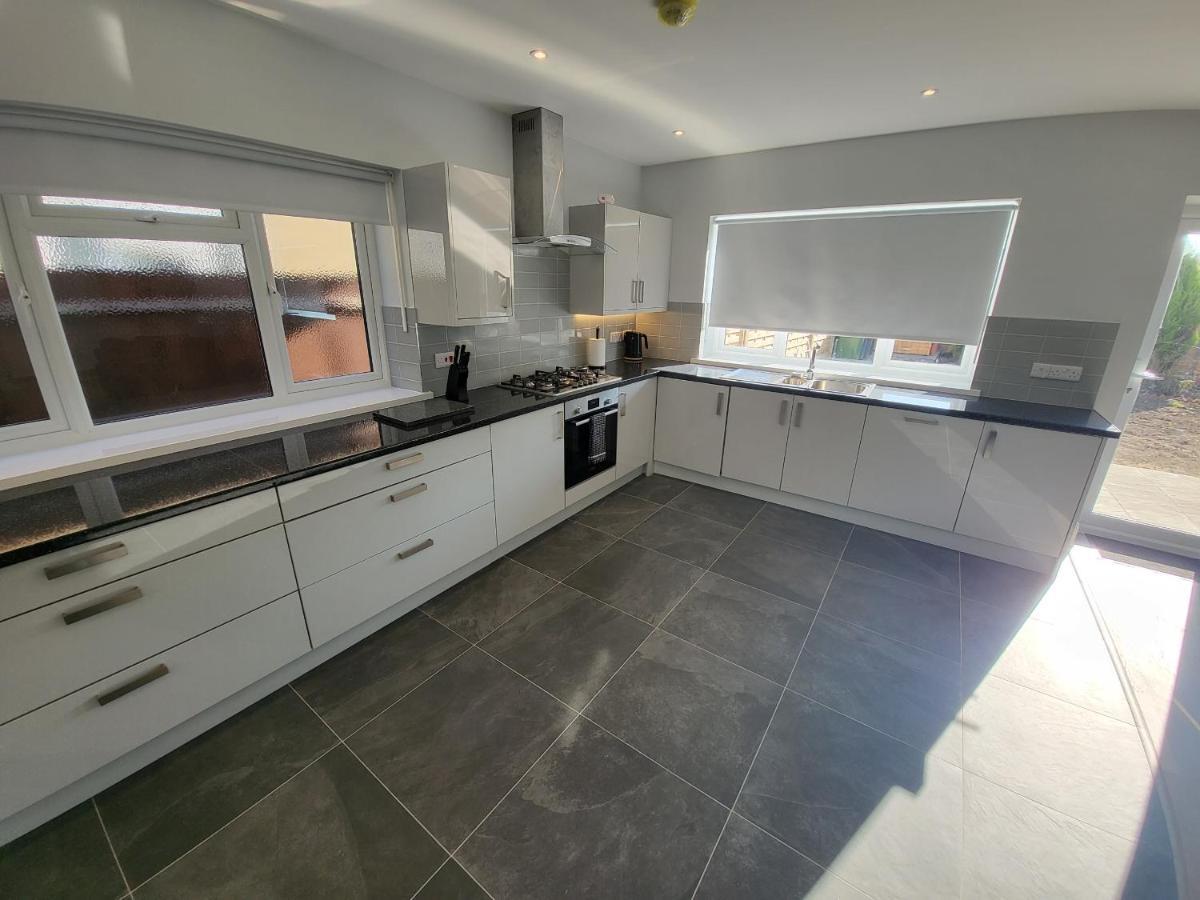 High Spec Large 6 Bedroom House! Kingston upon Thames  Exterior photo