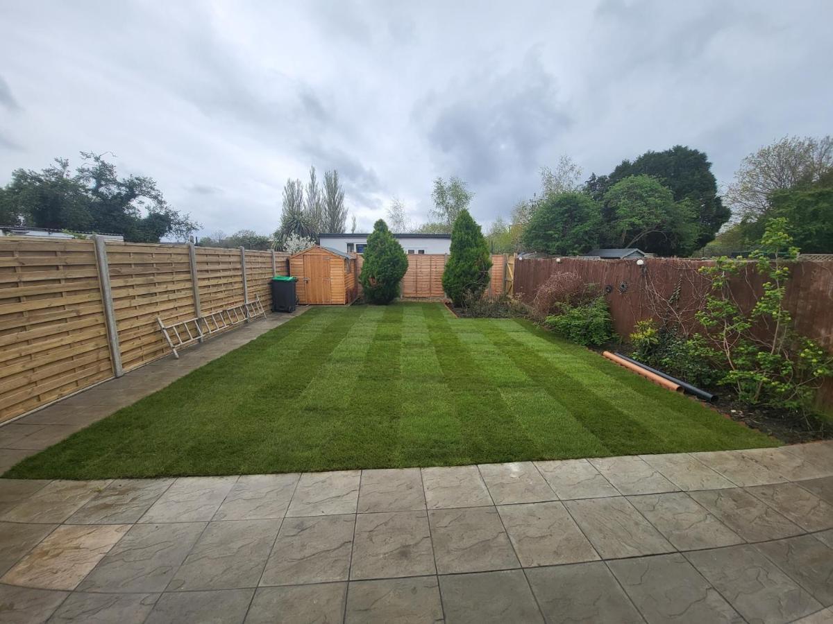 High Spec Large 6 Bedroom House! Kingston upon Thames  Exterior photo